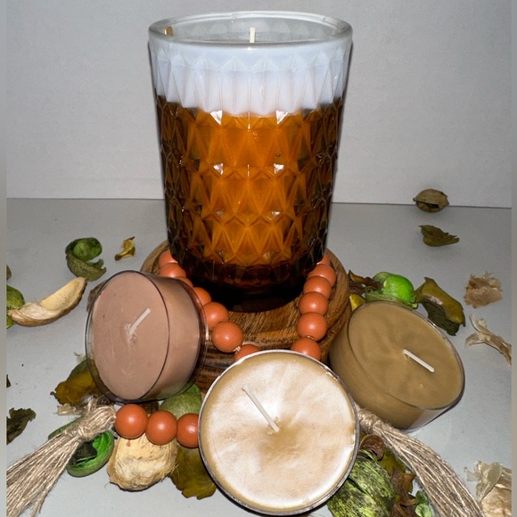 NAG CHAMPA, SCENT UNLEASHED LLC SCENTED LUXURY HAND POURED SCENTED CANDLES - Picture 1 of 3